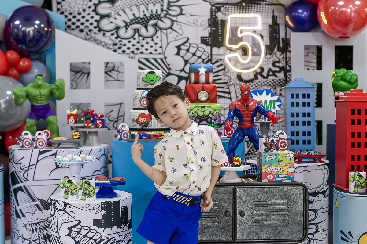 fotografias do aniversário de 5 anos do benny e do dan com o tema super herois no buffet pimentas no reino no bairro jardim em santo andre sao paulo sp