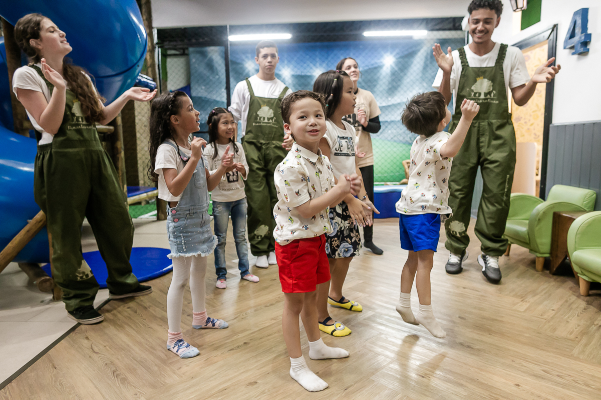 fotografias do aniversário de 5 anos do benny e do dan com o tema super herois no buffet pimentas no reino no bairro jardim em santo andre sao paulo sp