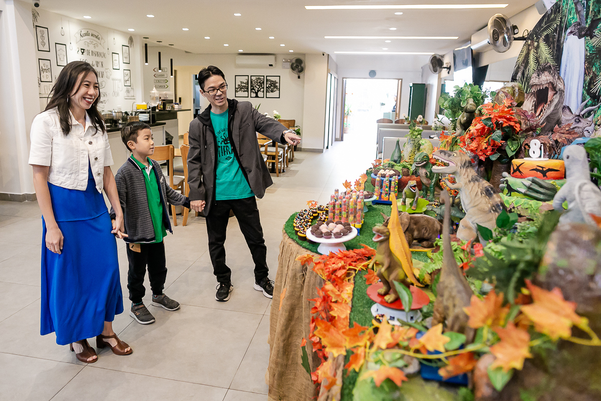 fotografias do aniversário de 8 anos do Eduardo com o tema dinossauros no buffet vila da festa no campo belo zona sul sao paulo sp