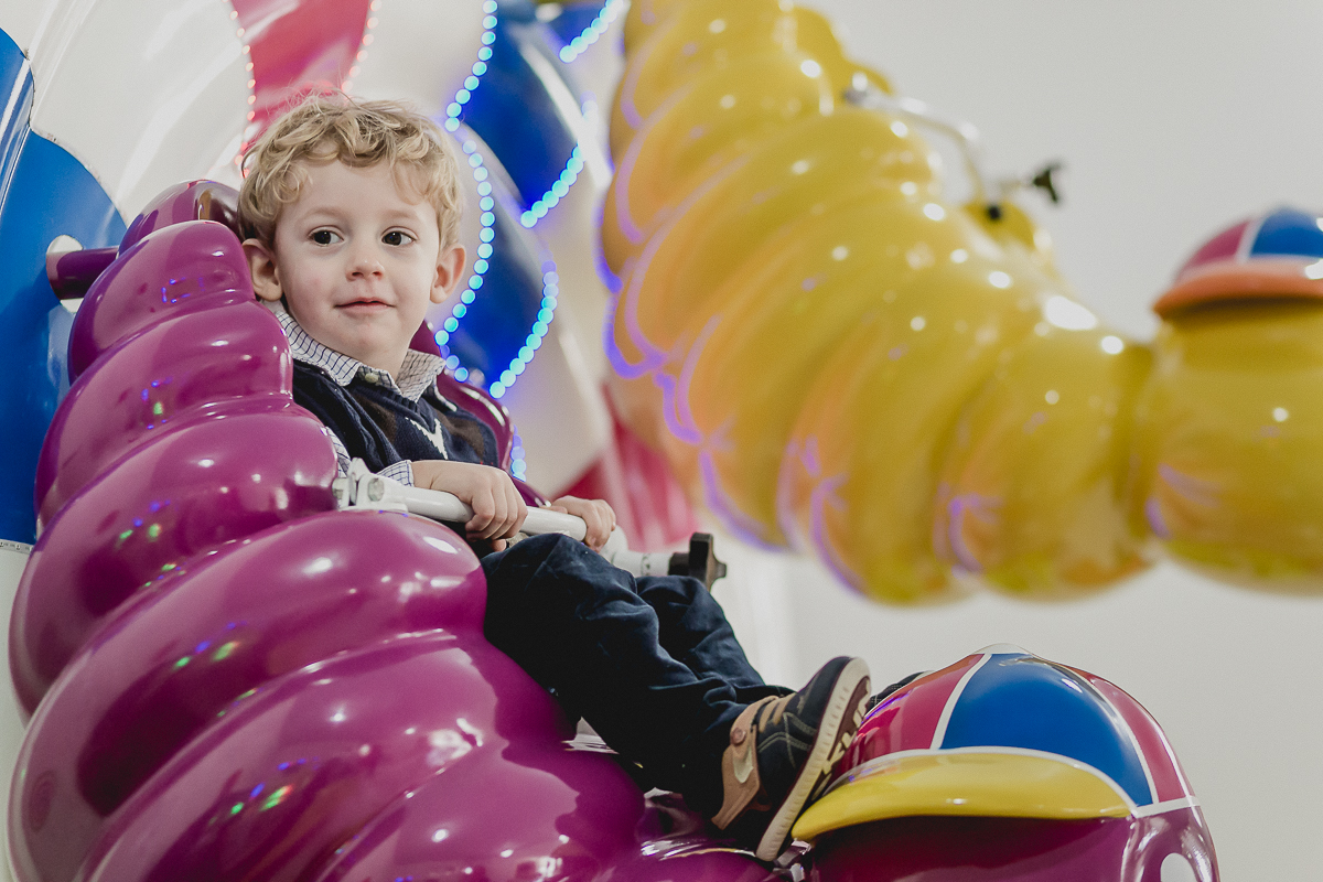se divertindo na roda gigante