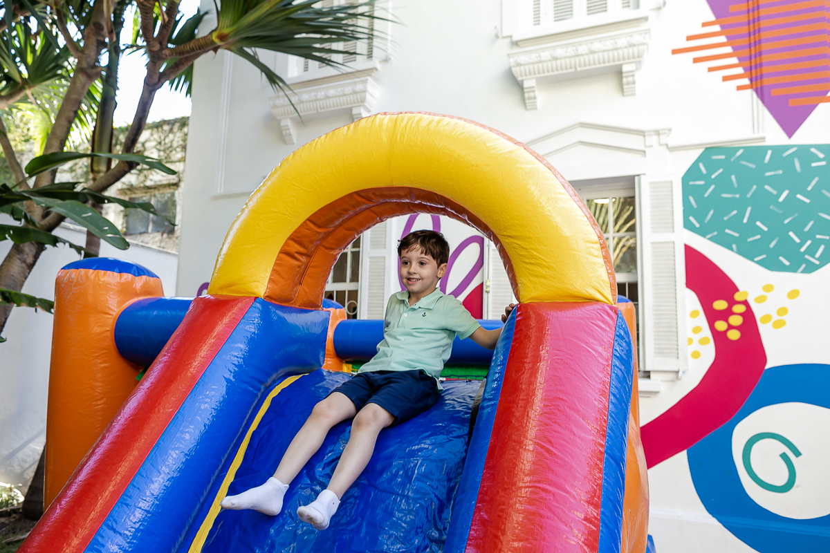 fotografias do aniversário de 5 anos do vinicius com o tema hot wheels feito pela chiara marcelli no buffet vila lumicá na vila mariana zona sul sao paulo sp