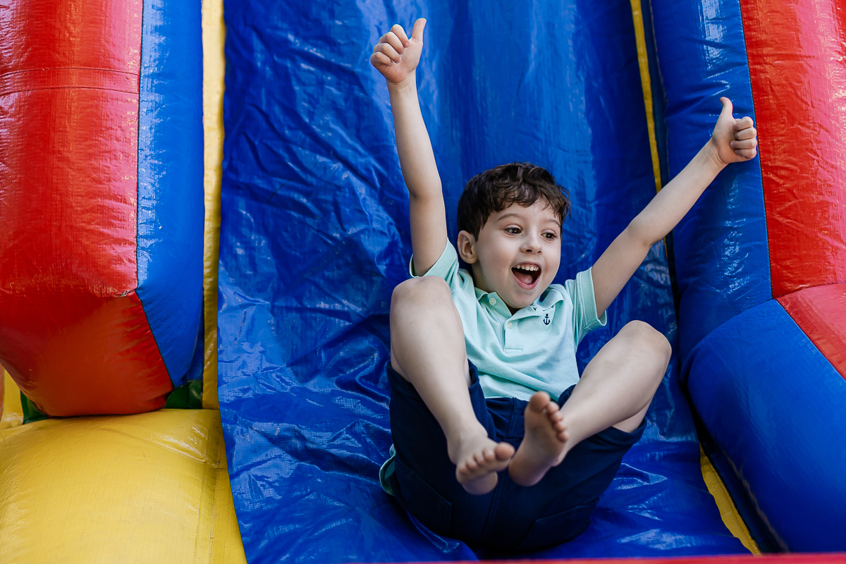 fotografias do aniversário de 5 anos do vinicius com o tema hot wheels feito pela chiara marcelli no buffet vila lumicá na vila mariana zona sul sao paulo sp
