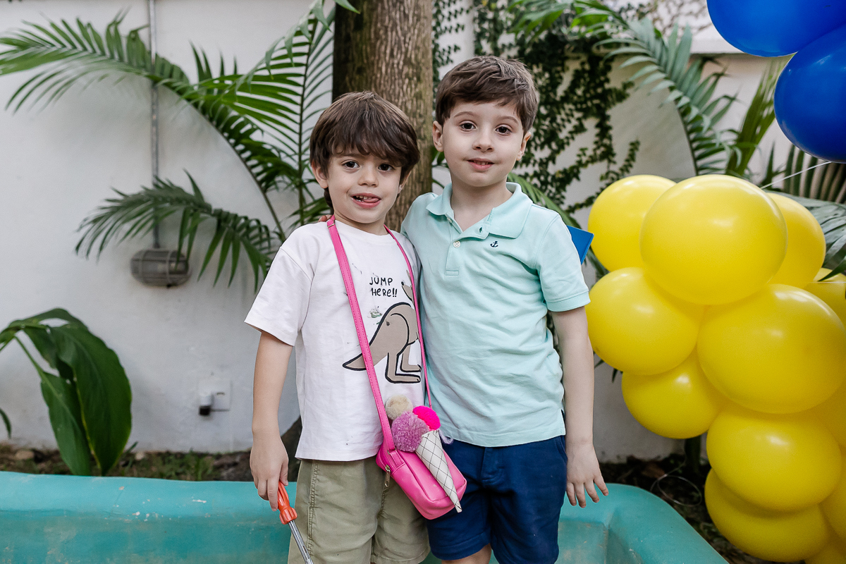fotografias do aniversário de 5 anos do vinicius com o tema hot wheels feito pela chiara marcelli no buffet vila lumicá na vila mariana zona sul sao paulo sp