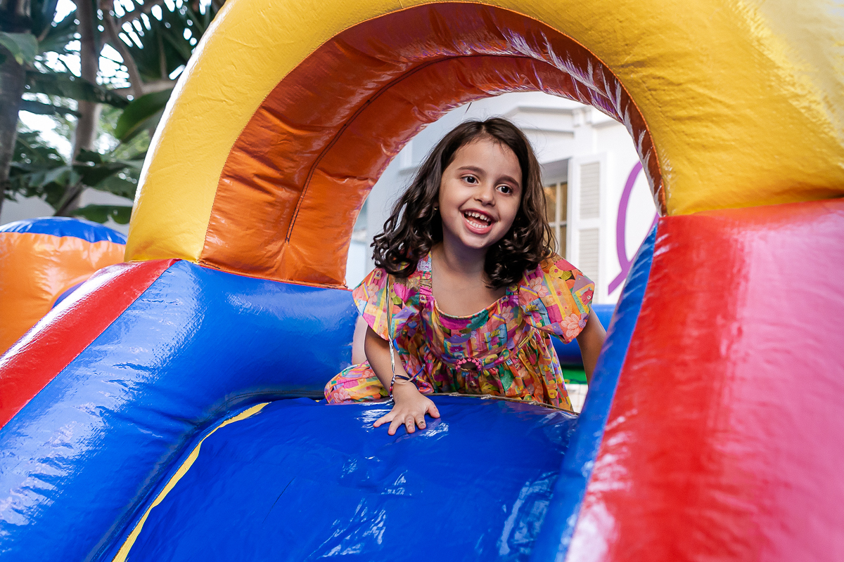 fotografias do aniversário de 5 anos do vinicius com o tema hot wheels feito pela chiara marcelli no buffet vila lumicá na vila mariana zona sul sao paulo sp