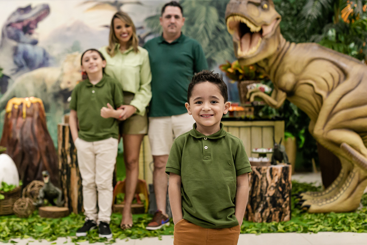 fotografias do aniversário de 4 anos do felipe com o tema dinossauros feita pela marcia colonese no buffet spasso kids tatuape zona leste sao paulo sp