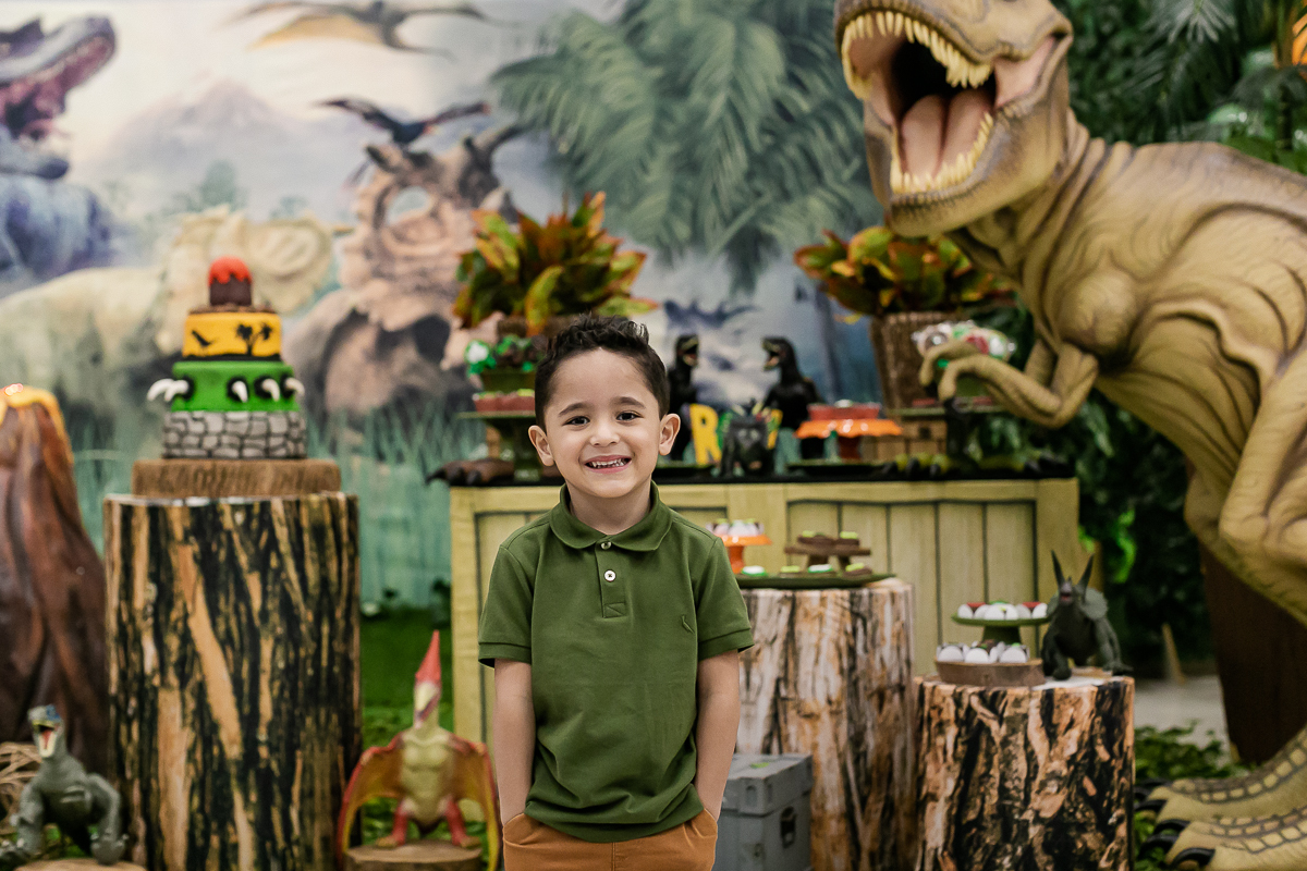 fotografias do aniversário de 4 anos do felipe com o tema dinossauros feita pela marcia colonese no buffet spasso kids tatuape zona leste sao paulo sp