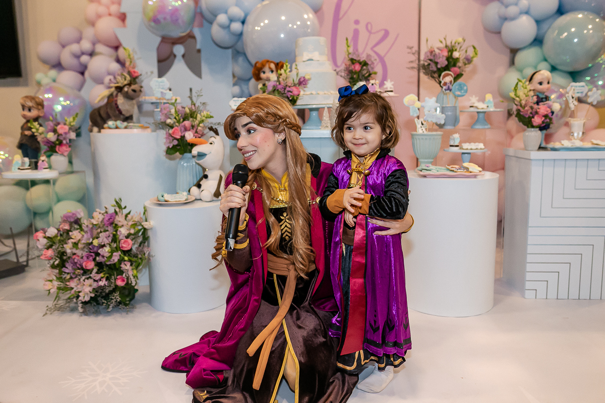 Fotografias do aniversário de 3 anos da Liz com o tema frozen no salão de festas do condomínio no brooklin zona sul sao paulo sp
