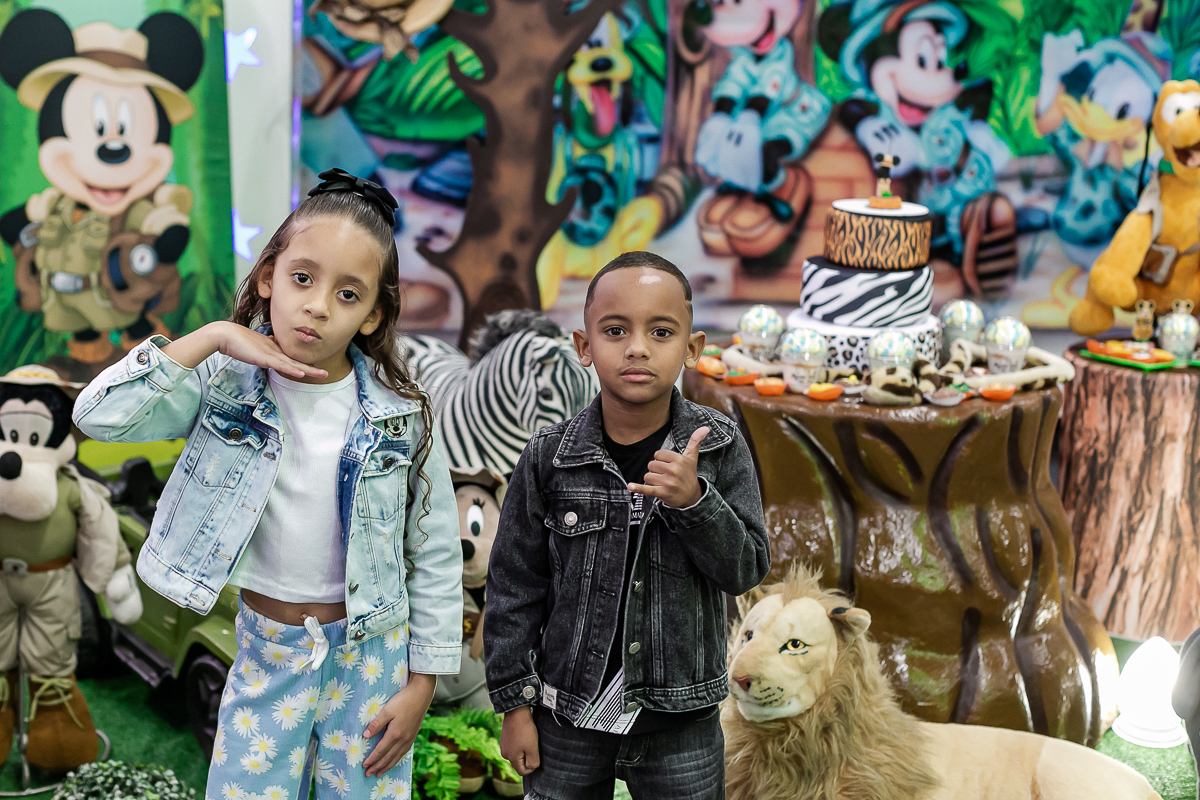 fotografias do aniversário de 1 ano do Samuel com o tema mickey safari no buffet festa no parque na zona leste de sao paulo sp