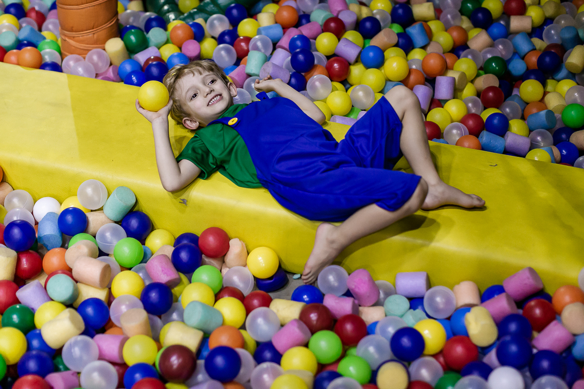 fotografias do aniversário de 5 anos do Pedro com o tema mario bros no buffet espaço la vem o sol unidade vila olimpia zona sul sao paulo sp