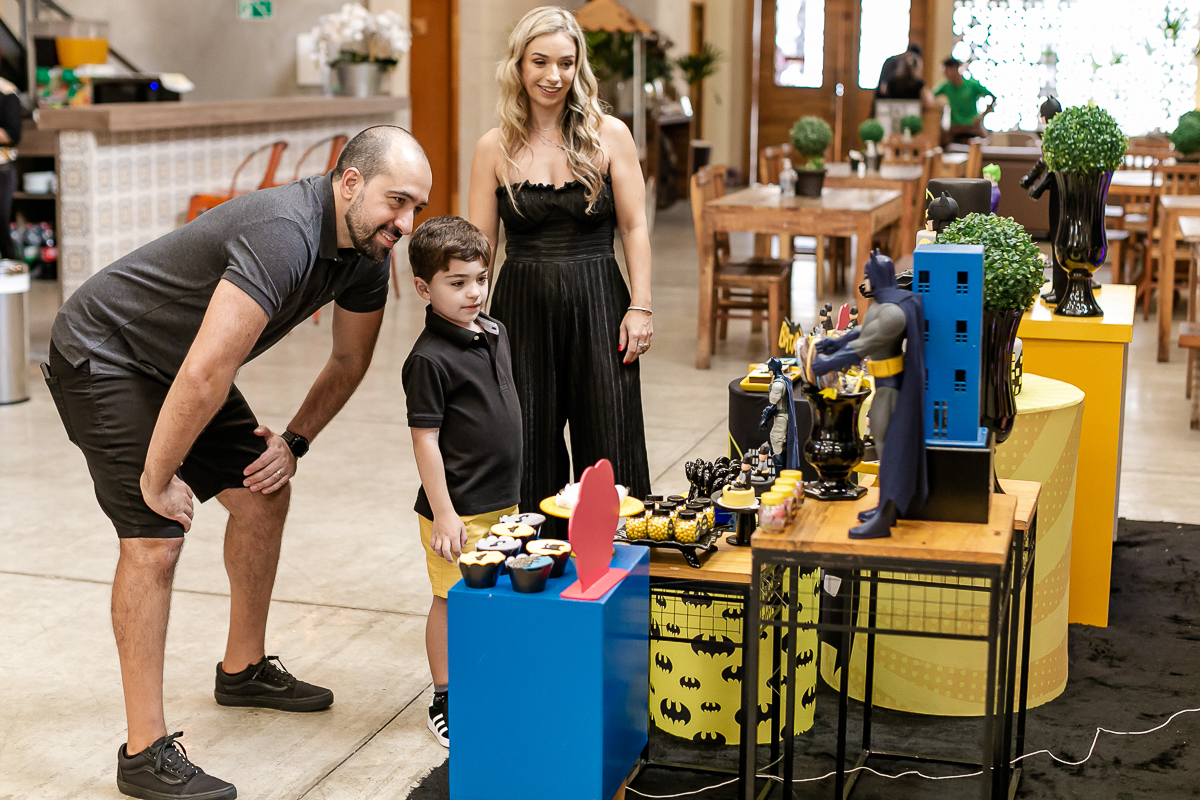 fotografias do aniversário de 5 anos do mateus com o tema batman no buffet espaço dix no campo belo zona sul sao paulo sp