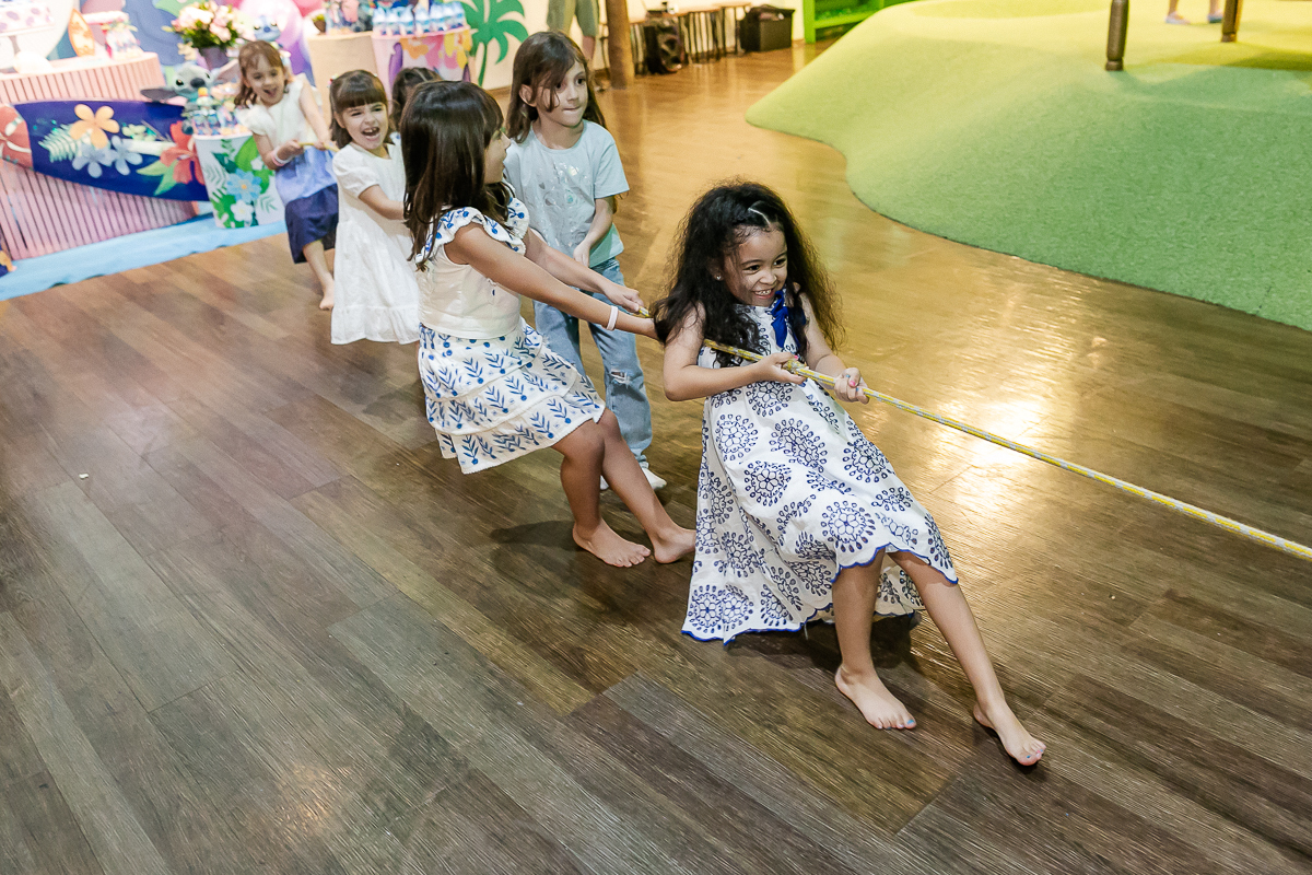 fotografias do aniversário de 6 anos da Heloísa com o tema lilo e stitch no buffet espaço entre folhas em moema zona sul sao paulo sp