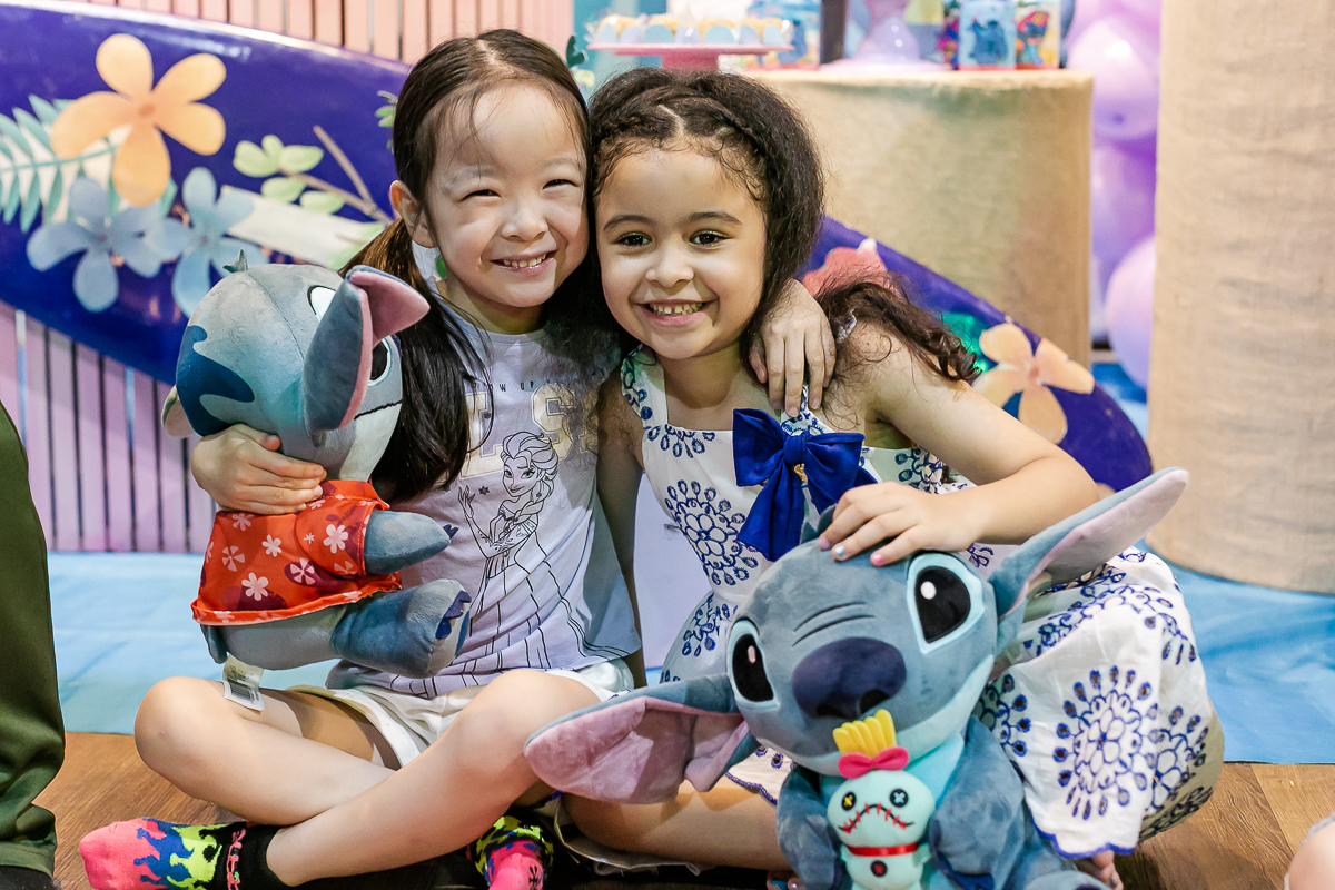 fotografias do aniversário de 6 anos da Heloísa com o tema lilo e stitch no buffet espaço entre folhas em moema zona sul sao paulo sp