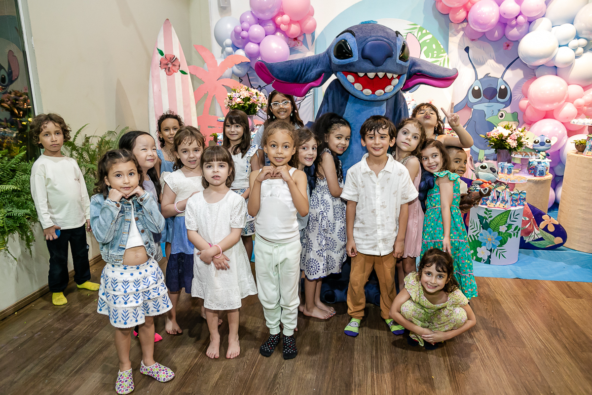 fotografias do aniversário de 6 anos da Heloísa com o tema lilo e stitch no buffet espaço entre folhas em moema zona sul sao paulo sp