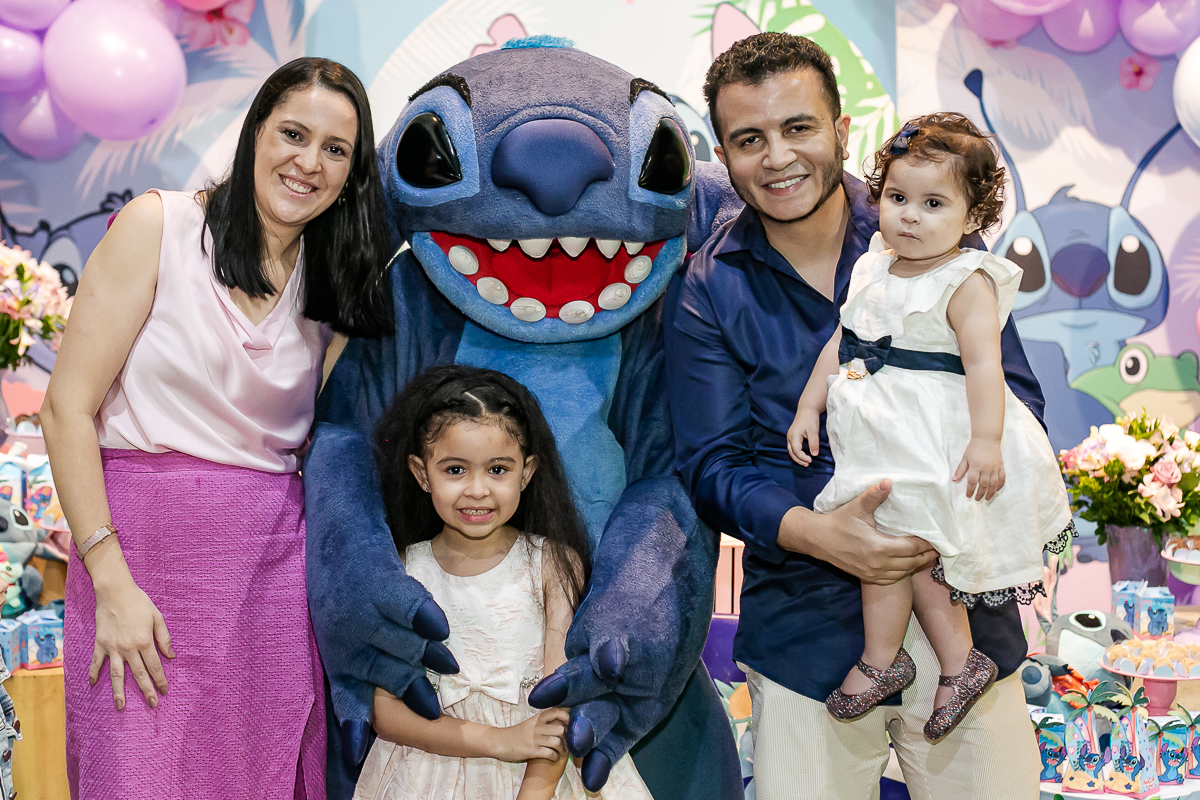 fotografias do aniversário de 6 anos da Heloísa com o tema lilo e stitch no buffet espaço entre folhas em moema zona sul sao paulo sp