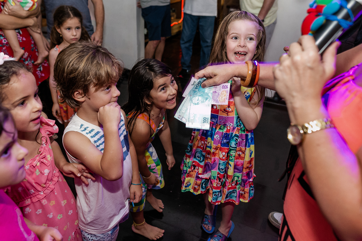 fotografias do aniversário de 6 anos da isabela no buffet villa felicitá na granja viana sao paulo sp