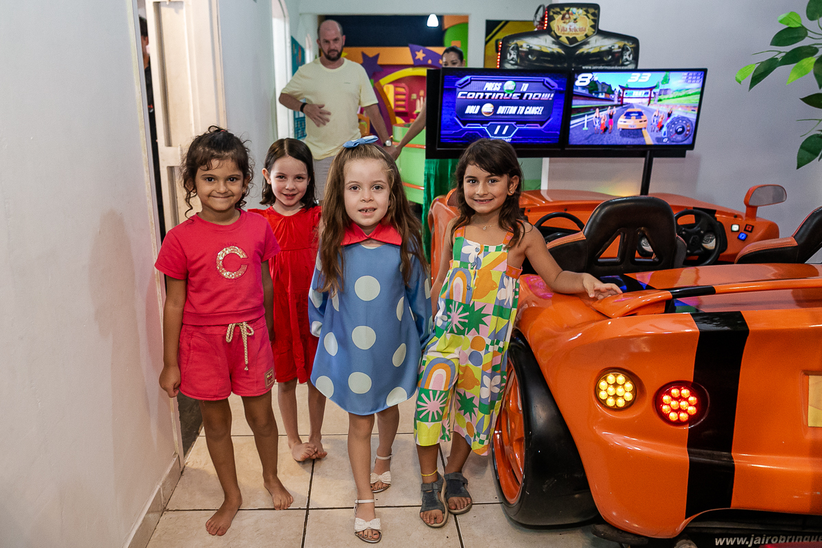 fotografias do aniversário de 6 anos da isabela no buffet villa felicitá na granja viana sao paulo sp