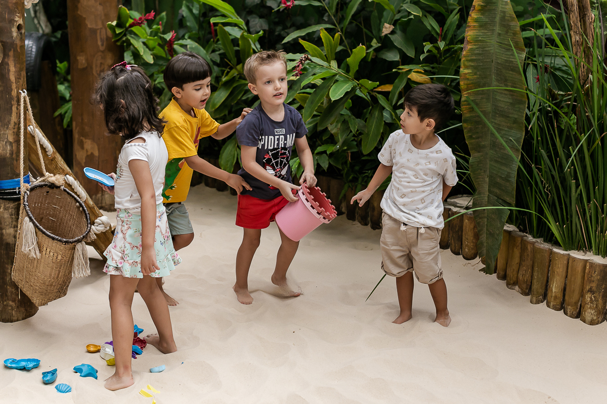 fotografias do aniversário de 4 anos da Isabel e da Anna com o tema frozen no buffet espaço pindorama na vila nova conceição zona sul de sao paulo sp