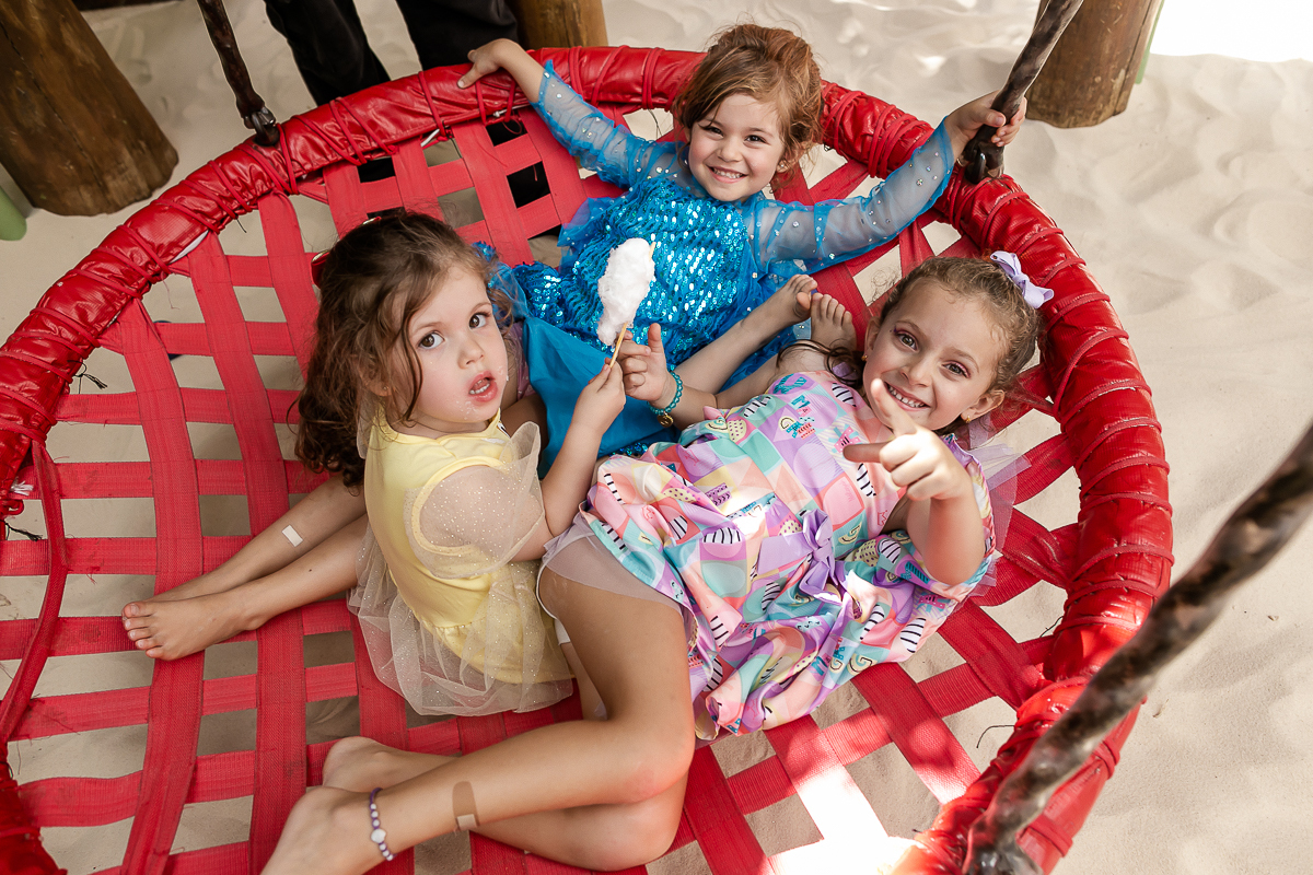 fotografias do aniversário de 4 anos da Isabel e da Anna com o tema frozen no buffet espaço pindorama na vila nova conceição zona sul de sao paulo sp