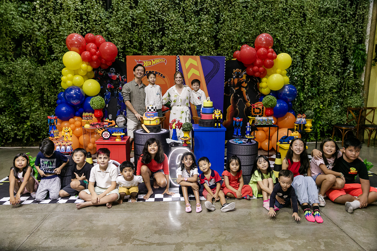 fotografias do aniversário de 6 anos do benny e do dan com o tema transformers no buffet espaço lá vem o sol unidade vila olímpia zona sul de sao paulo sp