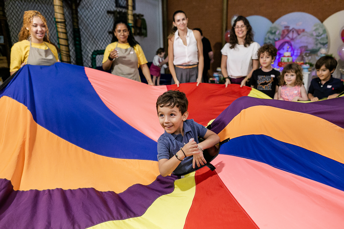 fotografias do aniversário de 1 ano da Olívia com o tema moranguinho no buffet espaço terralegria no indianópolis zona sul de sao paulo sp