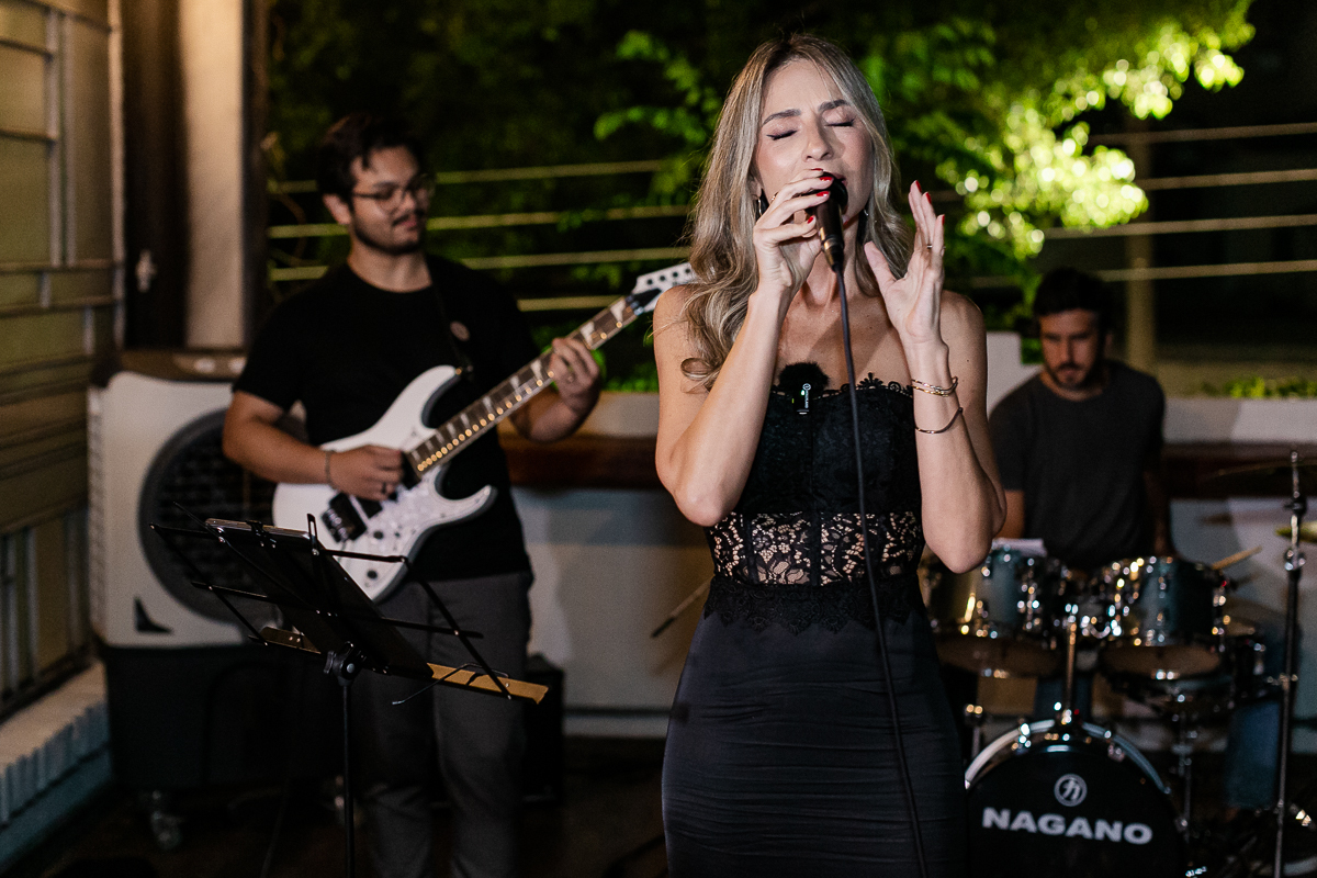 fotografias do aniversário de 48 anos da viviani no bar deixa a menina na vila madalena zona sul sao paulo sp