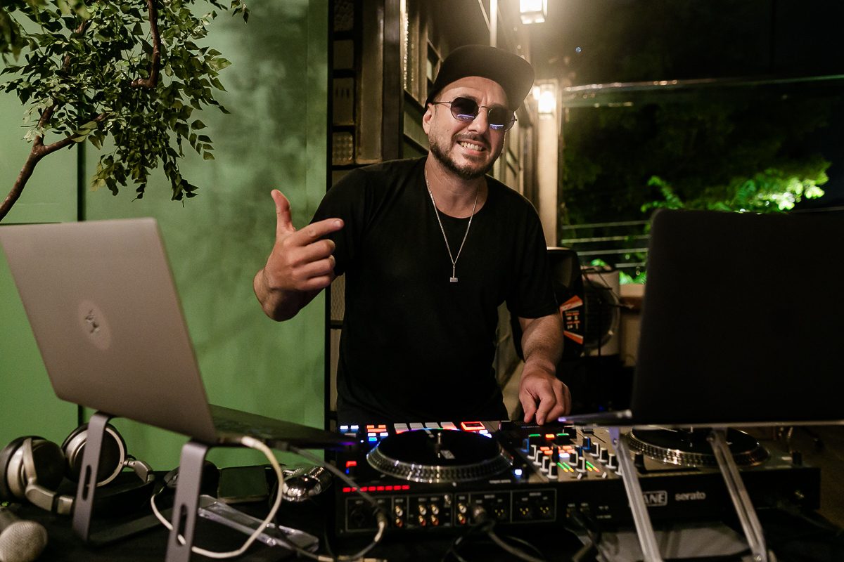 fotografias do aniversário de 48 anos da viviani no bar deixa a menina na vila madalena zona sul sao paulo sp