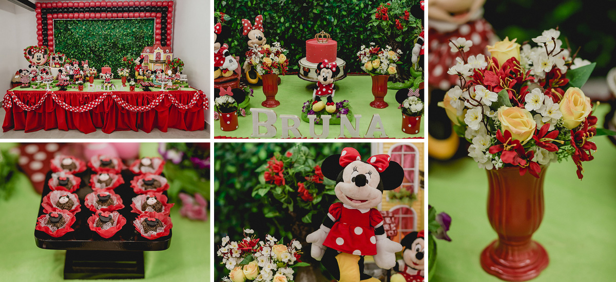 detalhes da mesa do bolo com o tema minnie vermelha