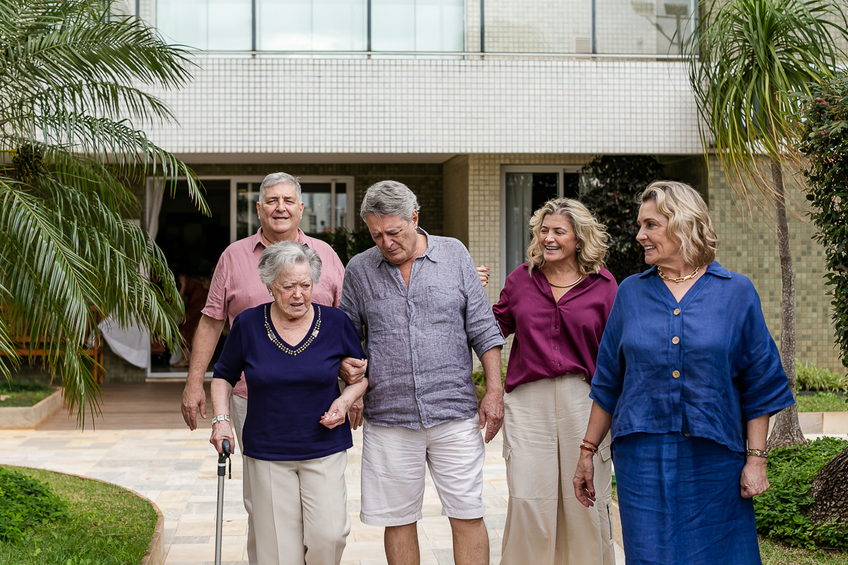 fotografias do aniversário de 90 anos da Neide no salão de festas do condominio na zona sul de sao paulo sp