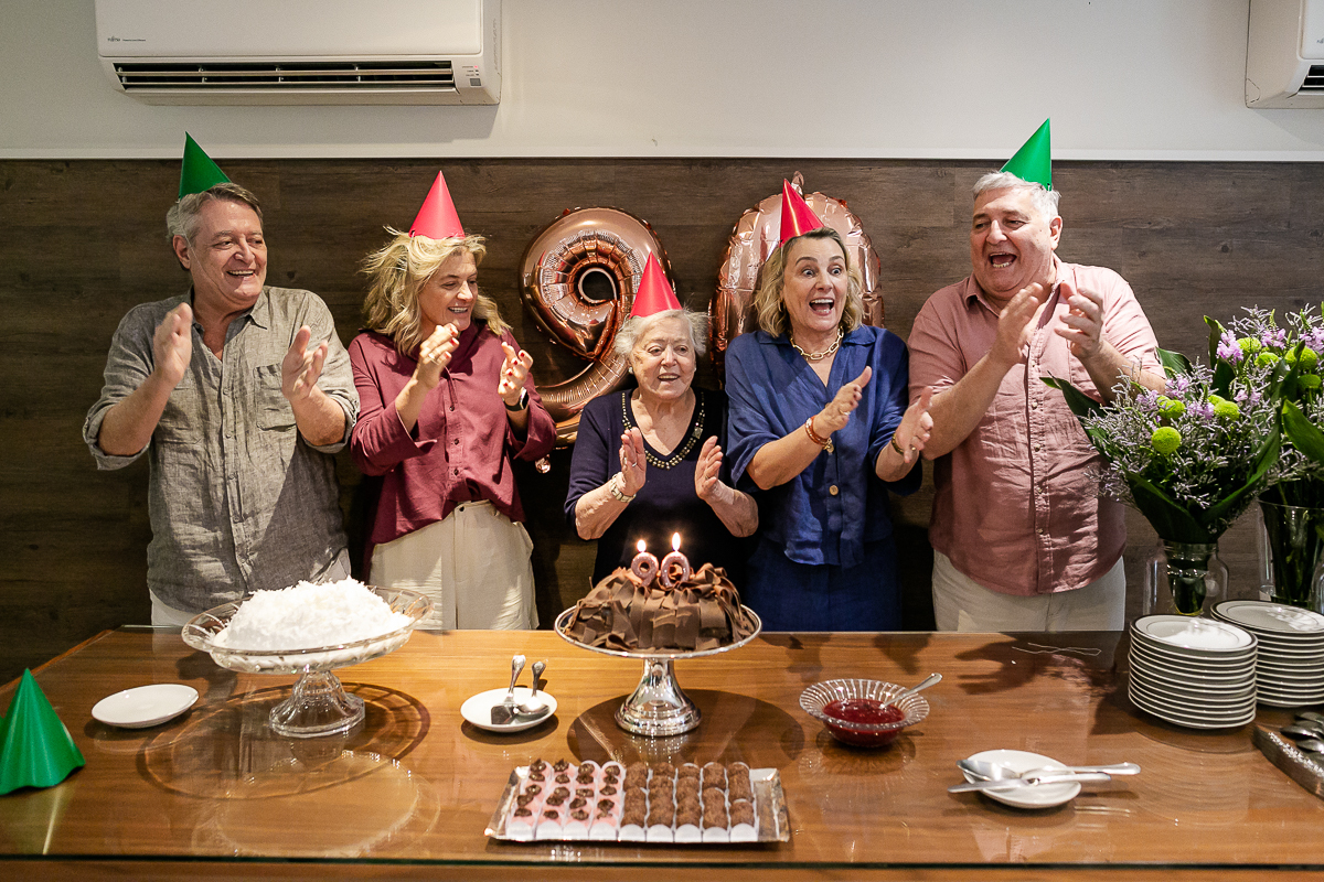 fotografias do aniversário de 90 anos da Neide no salão de festas do condominio na zona sul de sao paulo sp