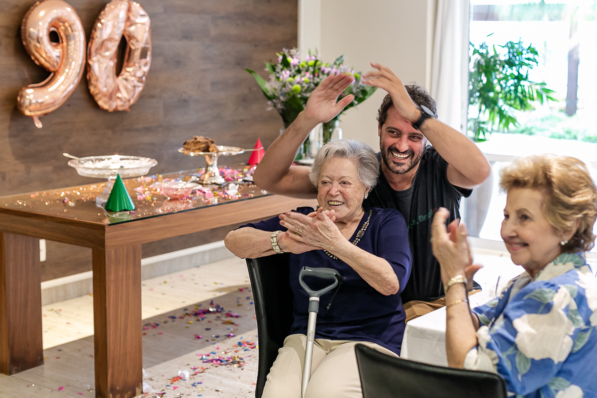 fotografias do aniversário de 90 anos da Neide no salão de festas do condominio na zona sul de sao paulo sp