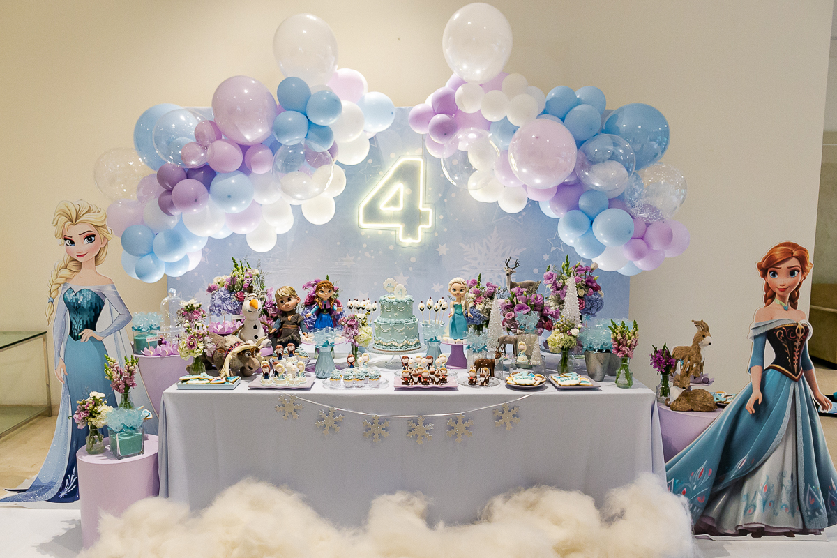 fotografias do aniversário de 4 anos da Alice no salão de festas do condominio no panamby morumbi zona sul sao paulo sp