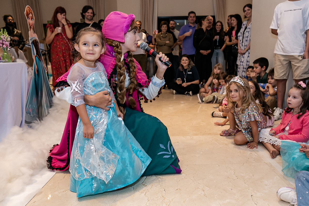fotografias do aniversário de 4 anos da Alice no salão de festas do condominio no panamby morumbi zona sul sao paulo sp