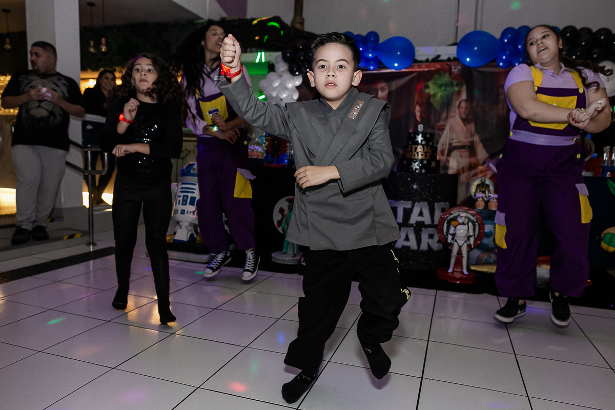 fotografias do aniversário de 8 anos do Eduardo com o tema star wars no buffet magic joy unidade saude em sao paulo sp