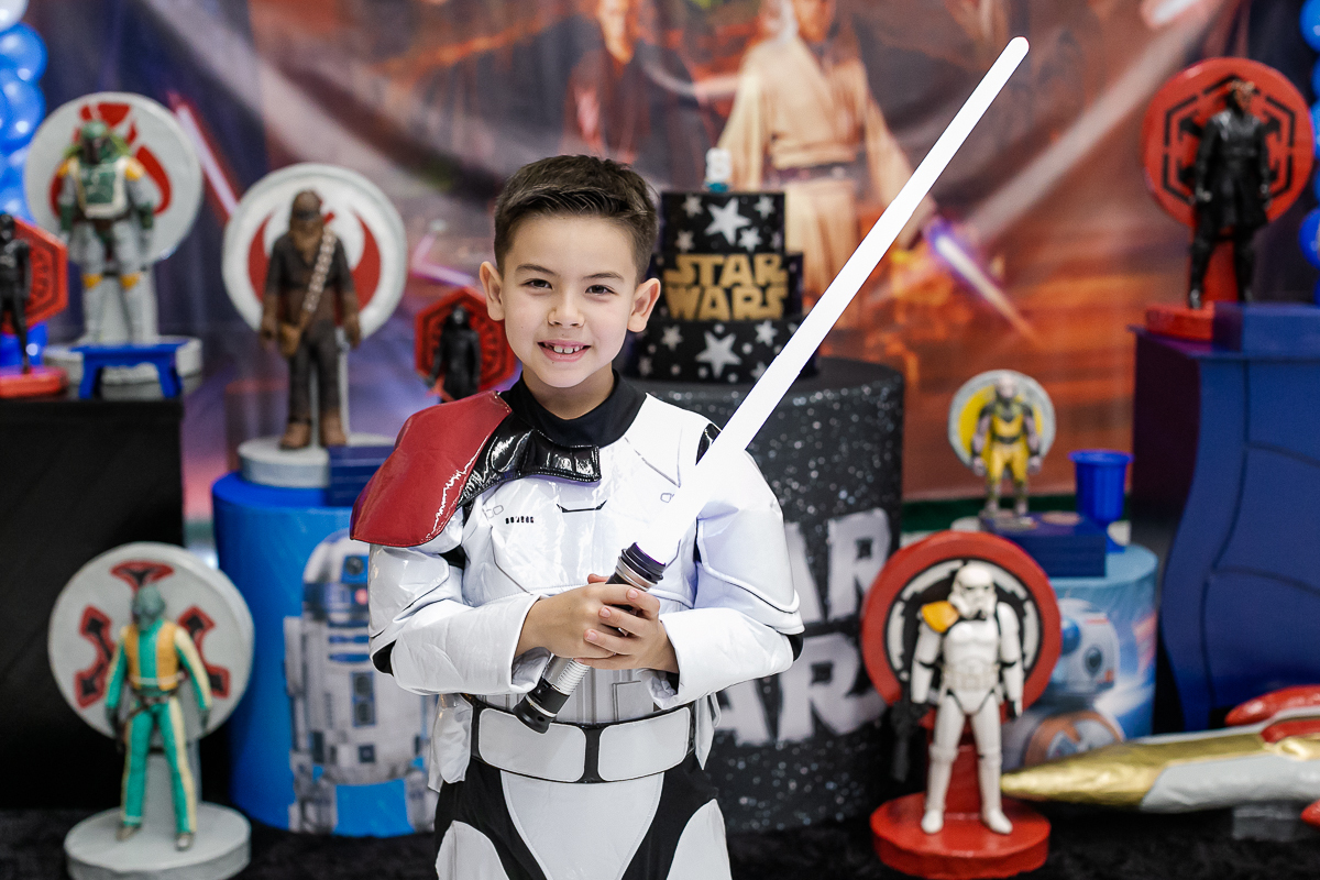 fotografias do aniversário de 8 anos do Eduardo com o tema star wars no buffet magic joy unidade saude em sao paulo sp