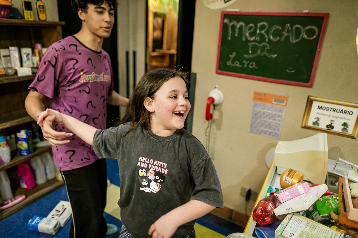 fotografias do aniversário de 7 anos da Lara com o tema hello kit no buffet miniland unidade tatuape em sao paulo sp