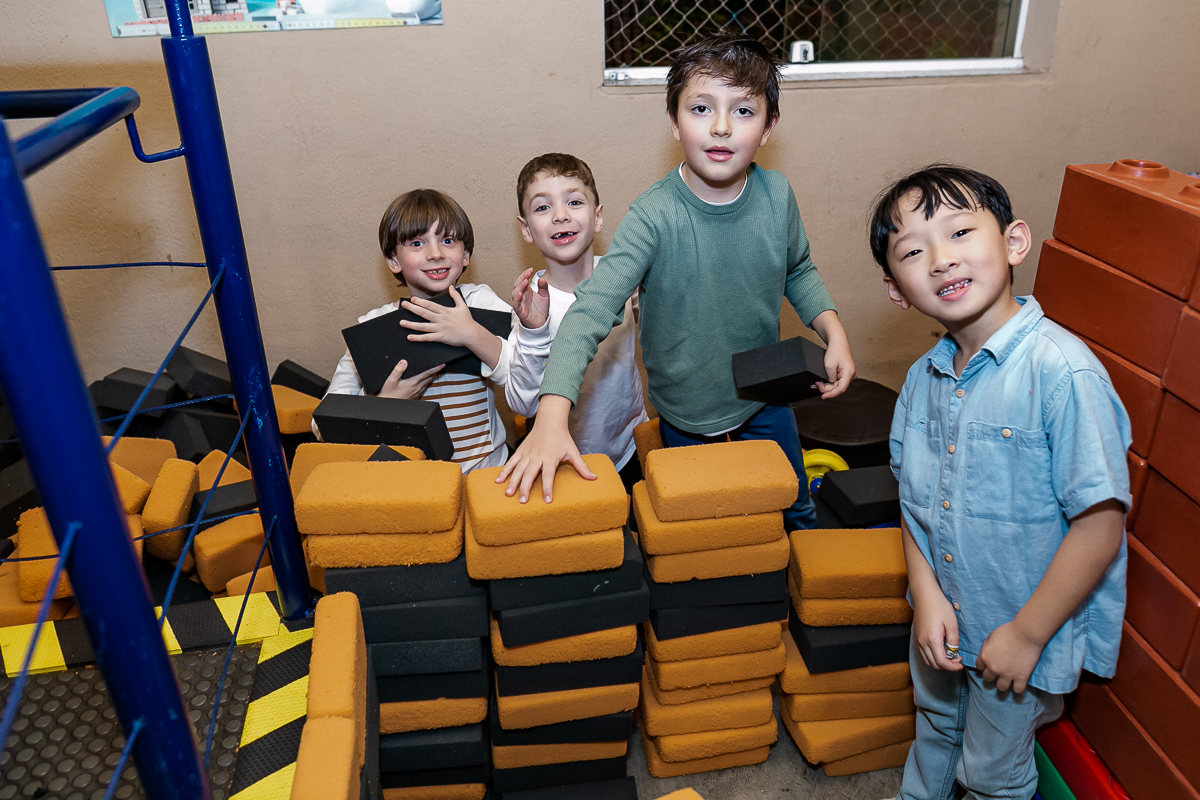 fotografias do aniversário de 7 anos da Lara com o tema hello kit no buffet miniland unidade tatuape em sao paulo sp