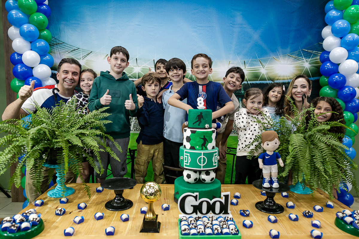 fotografias do aniversário de 8 anos do leonardo com o tema futebol no buffet villa safari em campestre santo andre sp