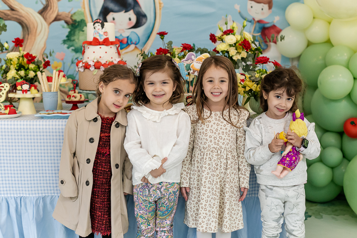 fotografias do aniversário de 4 anos da Liz com o tema branca de neve no condominio no brooklin zona sul sao paulo sp