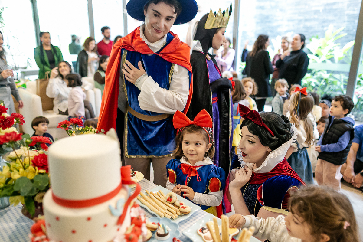 fotografias do aniversário de 4 anos da Liz com o tema branca de neve no condominio no brooklin zona sul sao paulo sp