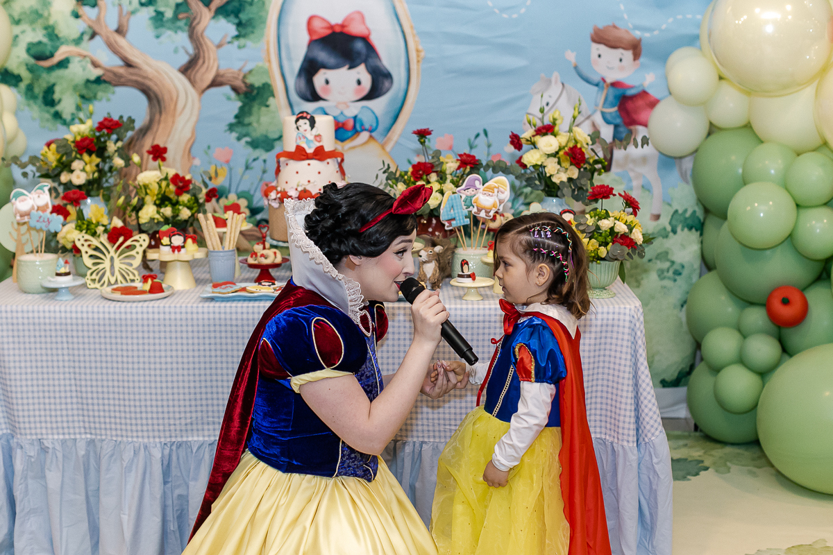 fotografias do aniversário de 4 anos da Liz com o tema branca de neve no condominio no brooklin zona sul sao paulo sp