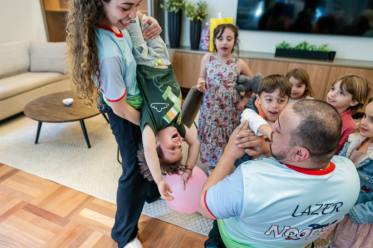 fotografias do aniversário de 4 anos do gabriel no salao de festas do condominio na vila uberabinha zona sul de sao paulo sp