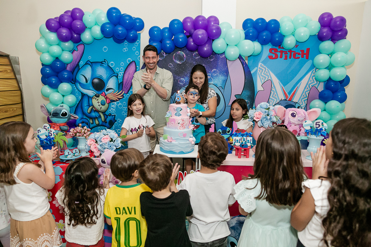fotografias do aniversário de 5 anos do leonardo com o tema lilo e stitch no buffet villa dublin no bairro da chacara flora zona sul de sao paulo sp