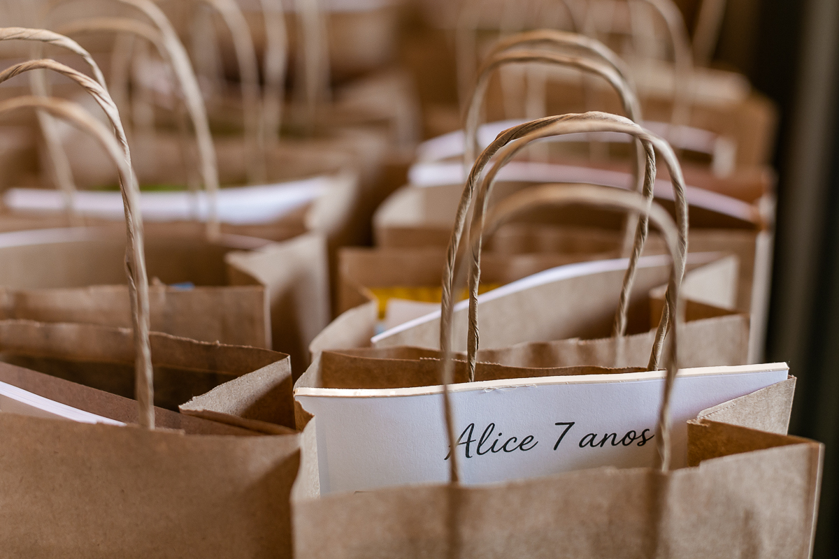 fotografias do aniversário de 7 anos da Alice com o tema musica e beatles no salao de festas do condominio na zona sul de sao paulo sp