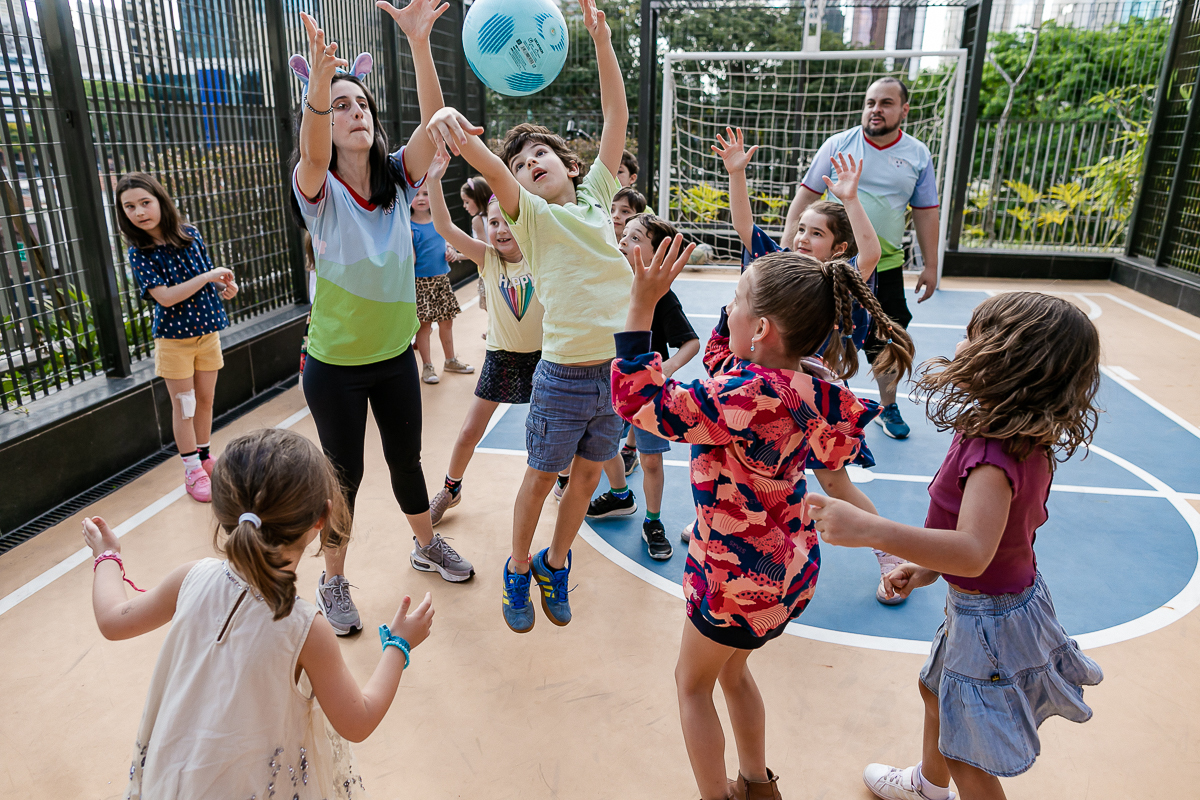 fotografias do aniversário de 7 anos da Alice com o tema musica e beatles no salao de festas do condominio na zona sul de sao paulo sp
