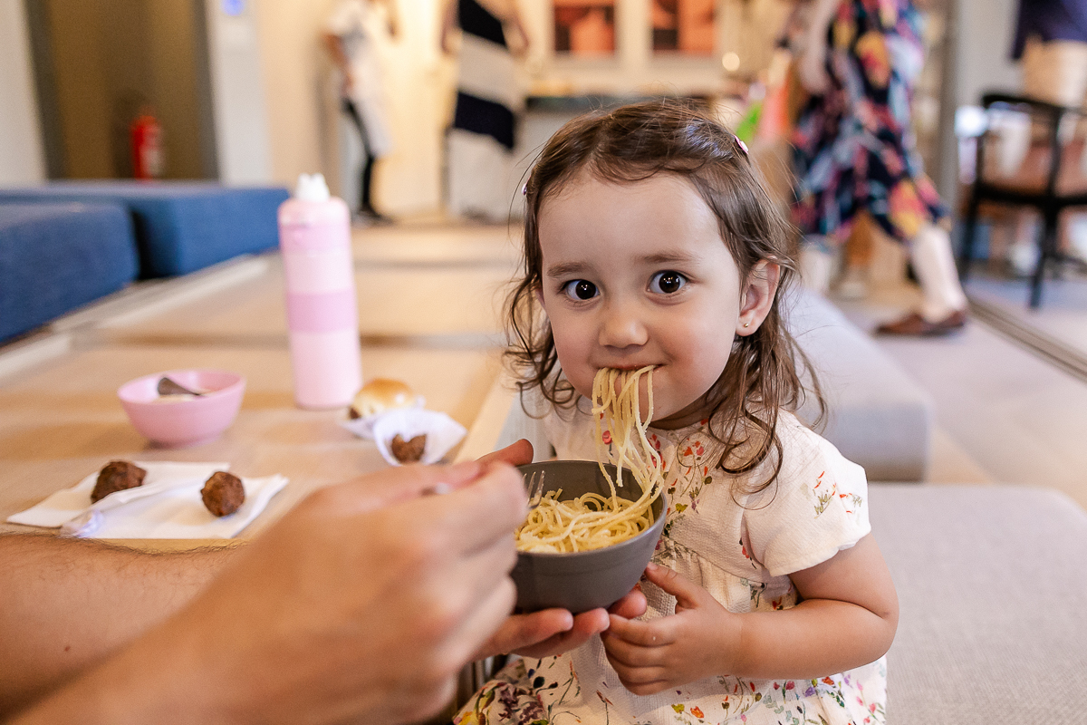fotografias do aniversário de 7 anos da Alice com o tema musica e beatles no salao de festas do condominio na zona sul de sao paulo sp