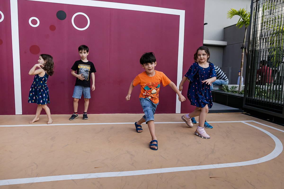 fotografias do aniversário de 7 anos da Alice com o tema musica e beatles no salao de festas do condominio na zona sul de sao paulo sp