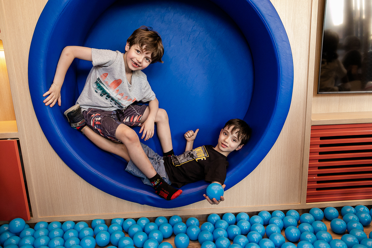 fotografias do aniversário de 7 anos da Alice com o tema musica e beatles no salao de festas do condominio na zona sul de sao paulo sp
