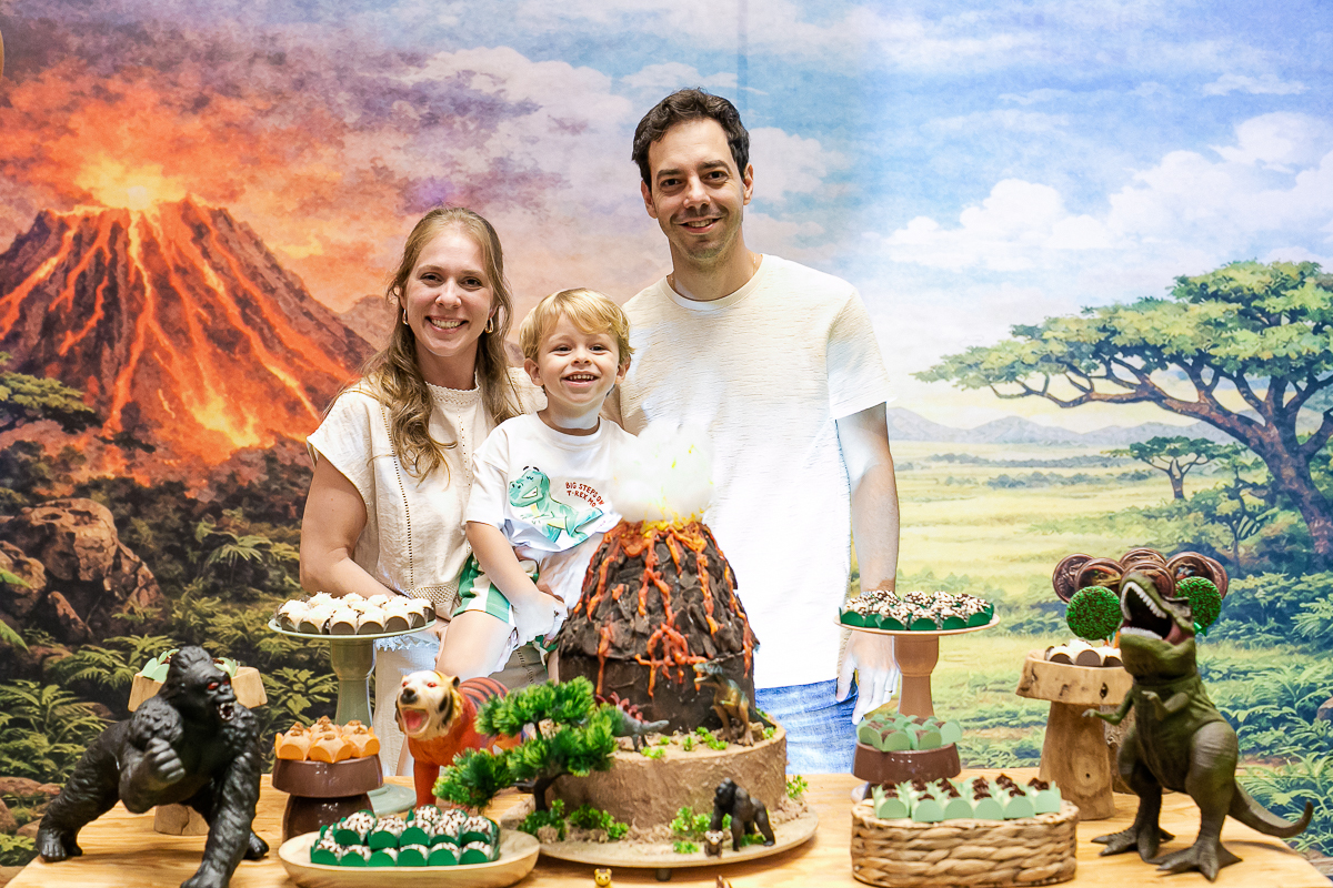 fotografias do aniversário de 3 anos do gabriel com o tema dinossauros no buffet espaço trilegria no morumbi zona sul de sao paulo sp