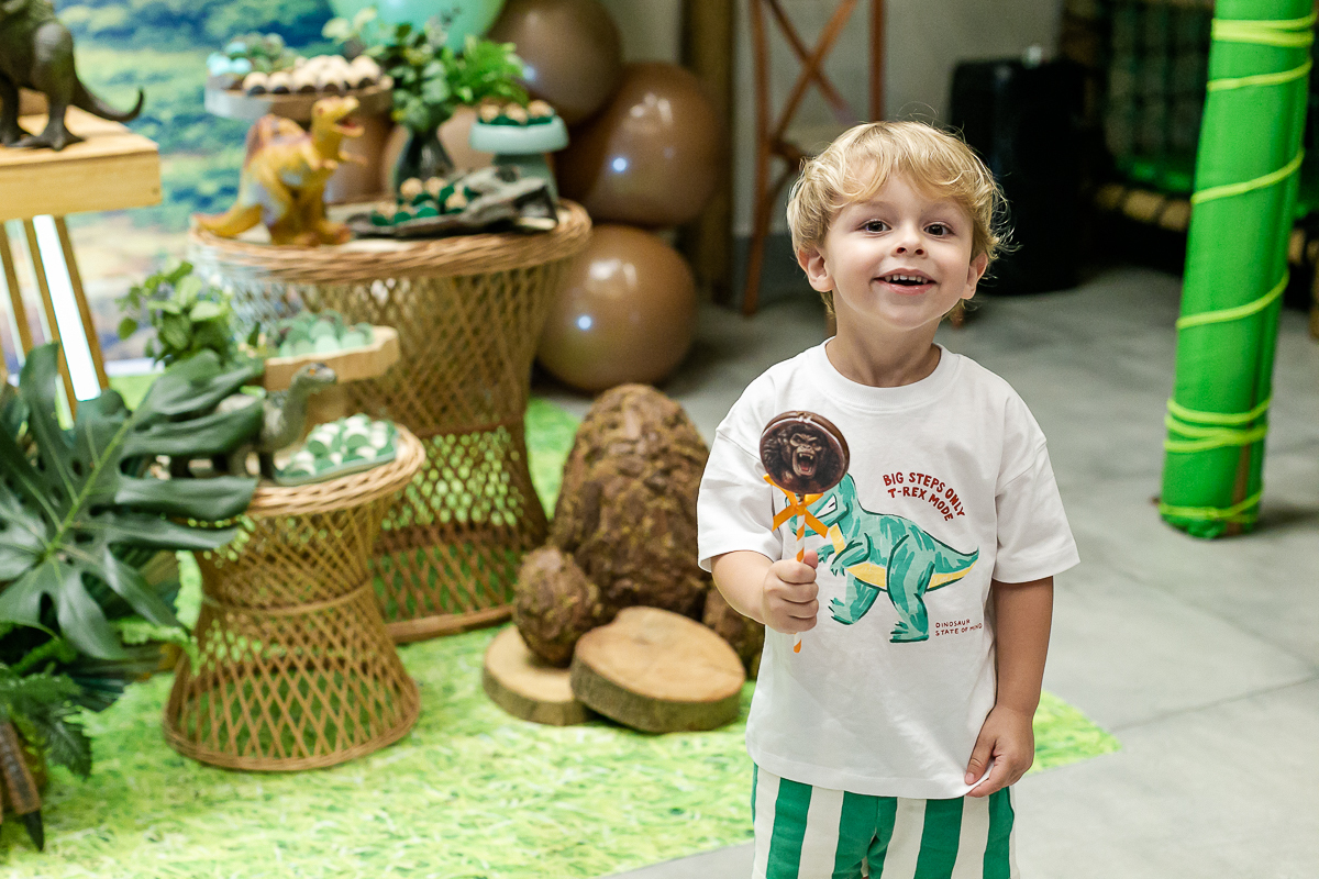fotografias do aniversário de 3 anos do gabriel com o tema dinossauros no buffet espaço trilegria no morumbi zona sul de sao paulo sp