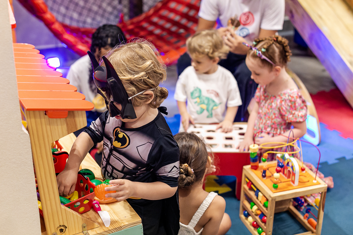 fotografias do aniversário de 3 anos do gabriel com o tema dinossauros no buffet espaço trilegria no morumbi zona sul de sao paulo sp